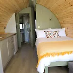Nádúr Pods Lodge